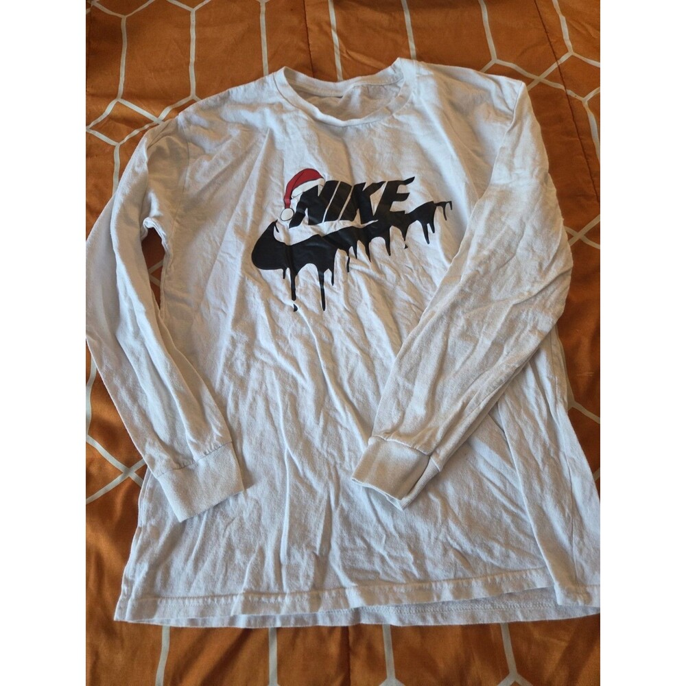 Nike White Crew Neck boys M  Long Sleeve T-Shirt Dripping Logo Santa Hat Graphic
